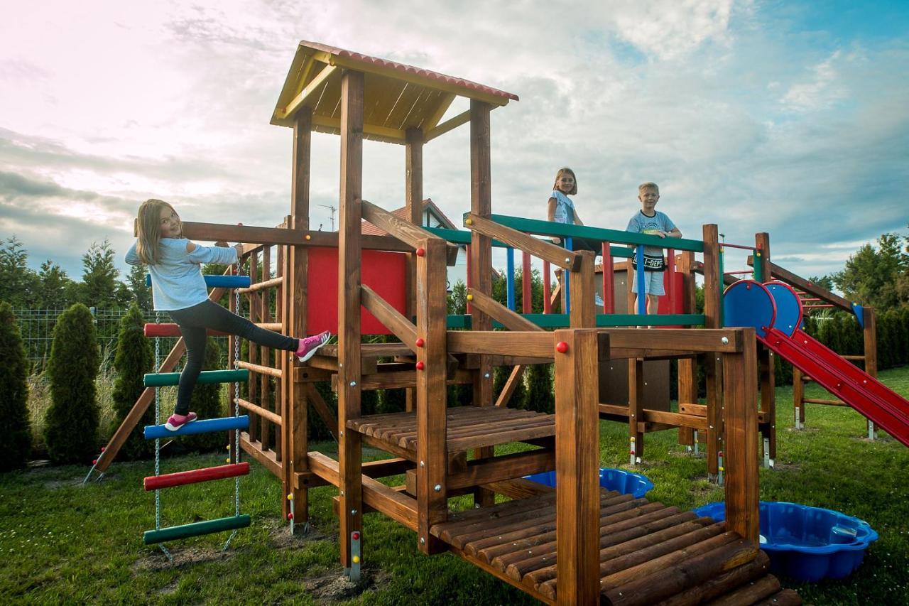 Aqua Fun Domki Z Basenem Darlowo Bagian luar foto